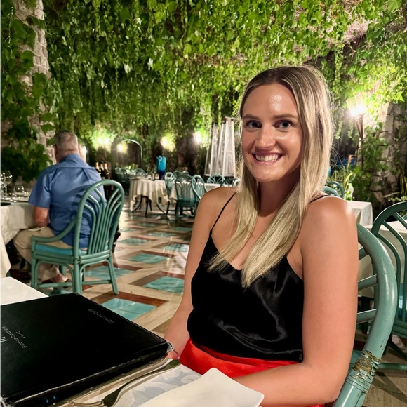 Meet your Posher, Elizabeth - Picture 1 of 1